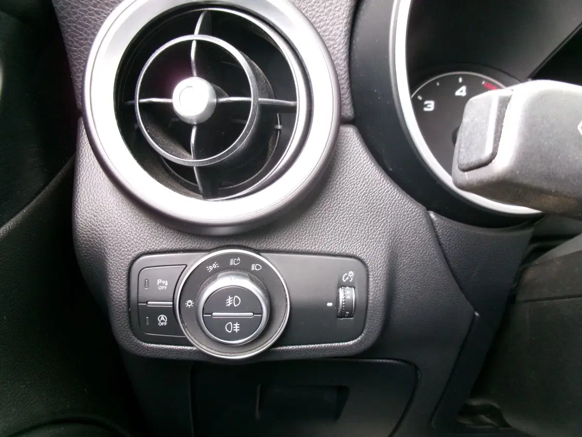 Alfa Romeo Stelvio usata a Venezia (18)