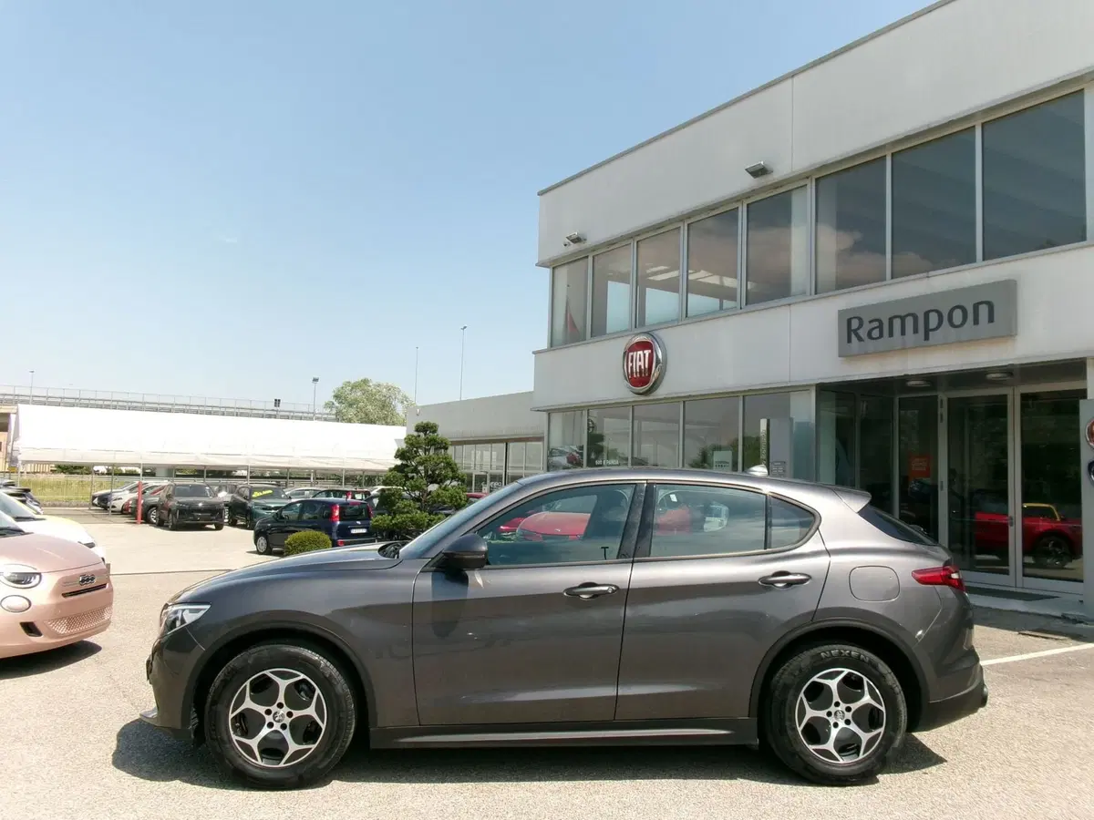 Alfa Romeo Stelvio usata a Venezia (2)