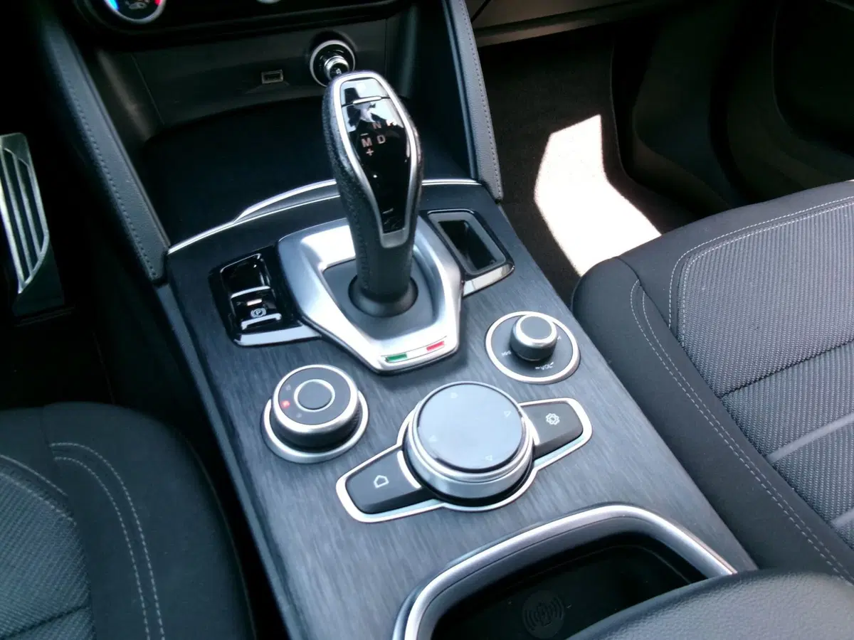 Alfa Romeo Stelvio usata a Venezia (20)