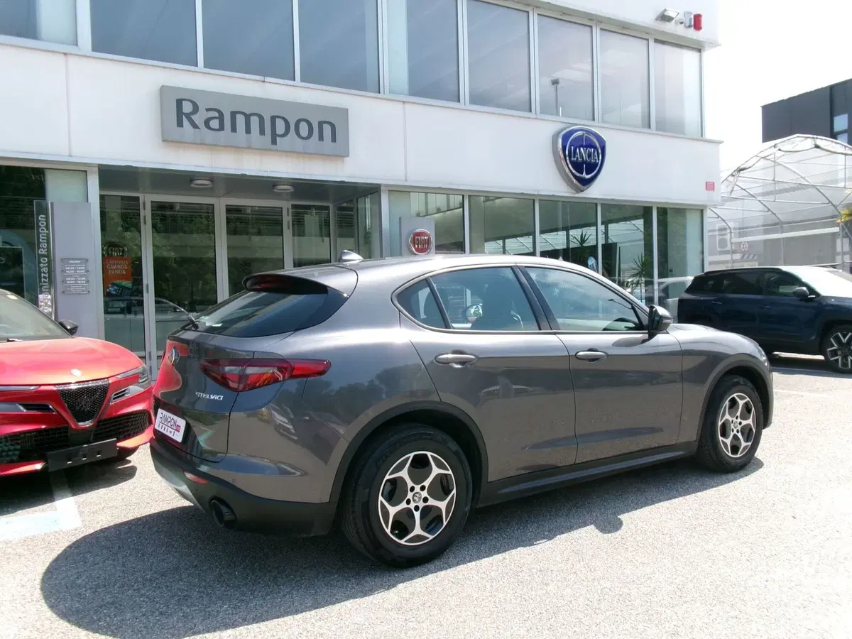 Alfa Romeo Stelvio usata a Venezia (3)