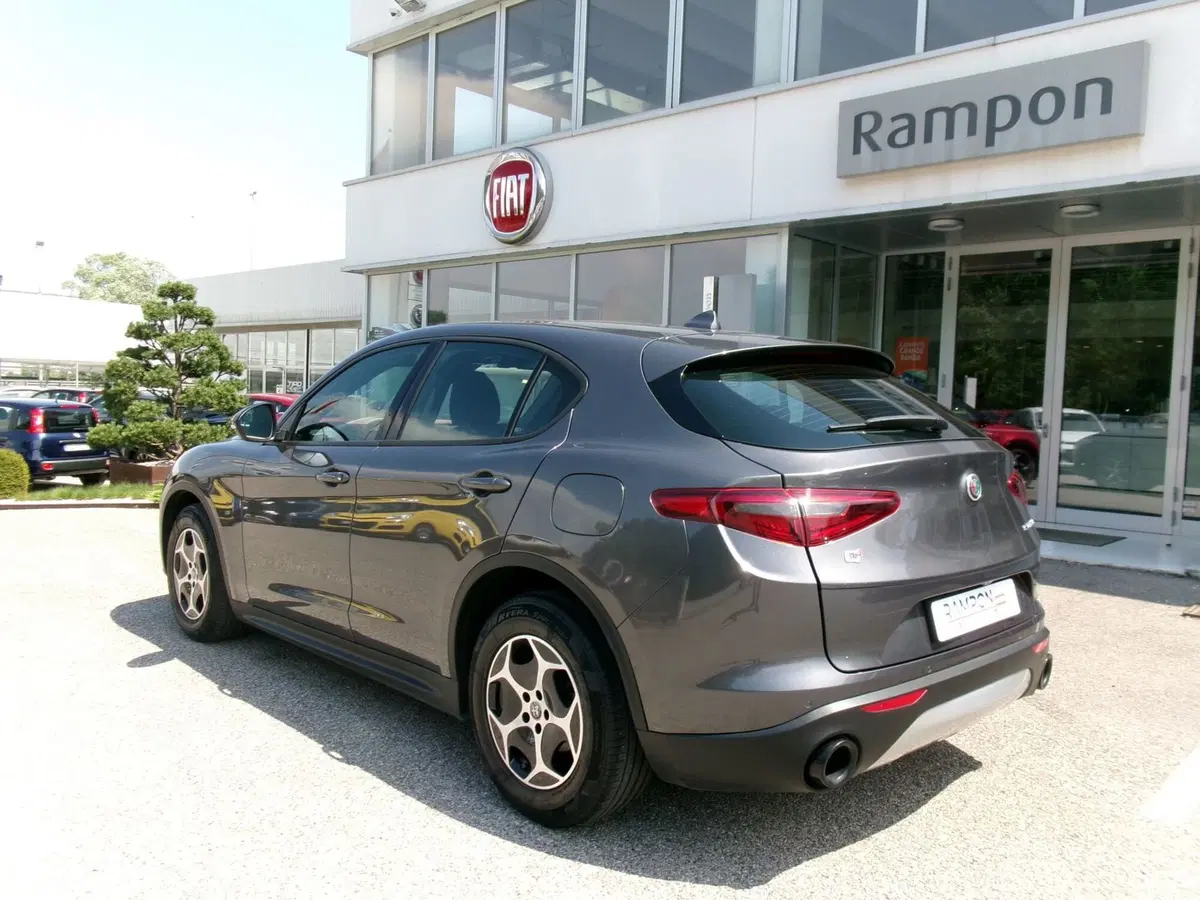 Alfa Romeo Stelvio usata a Venezia (5)