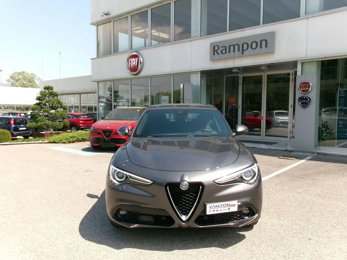 Alfa Romeo Stelvio usata a Venezia (7)