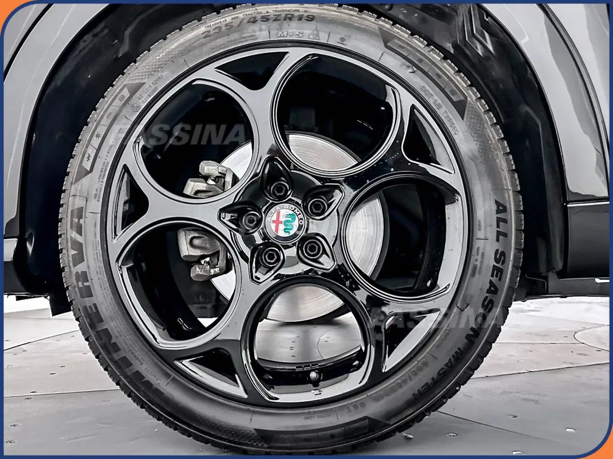 Alfa Romeo Tonale usata a Milano (7)