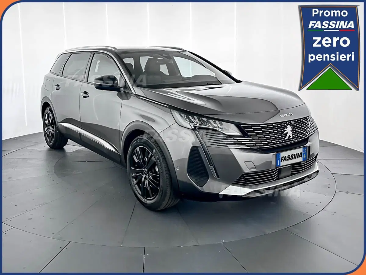Peugeot 5008 usata a Milano