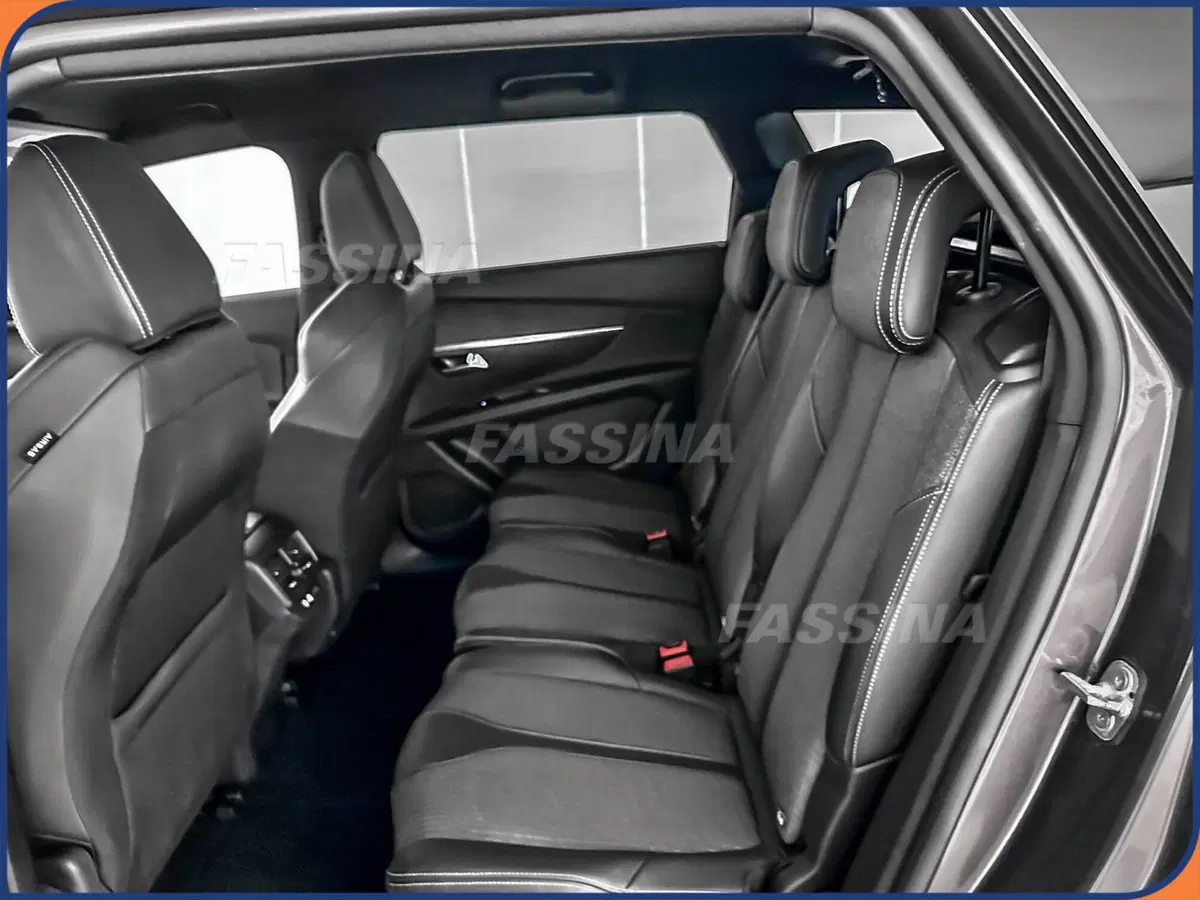 Peugeot 5008 usata a Milano (10)