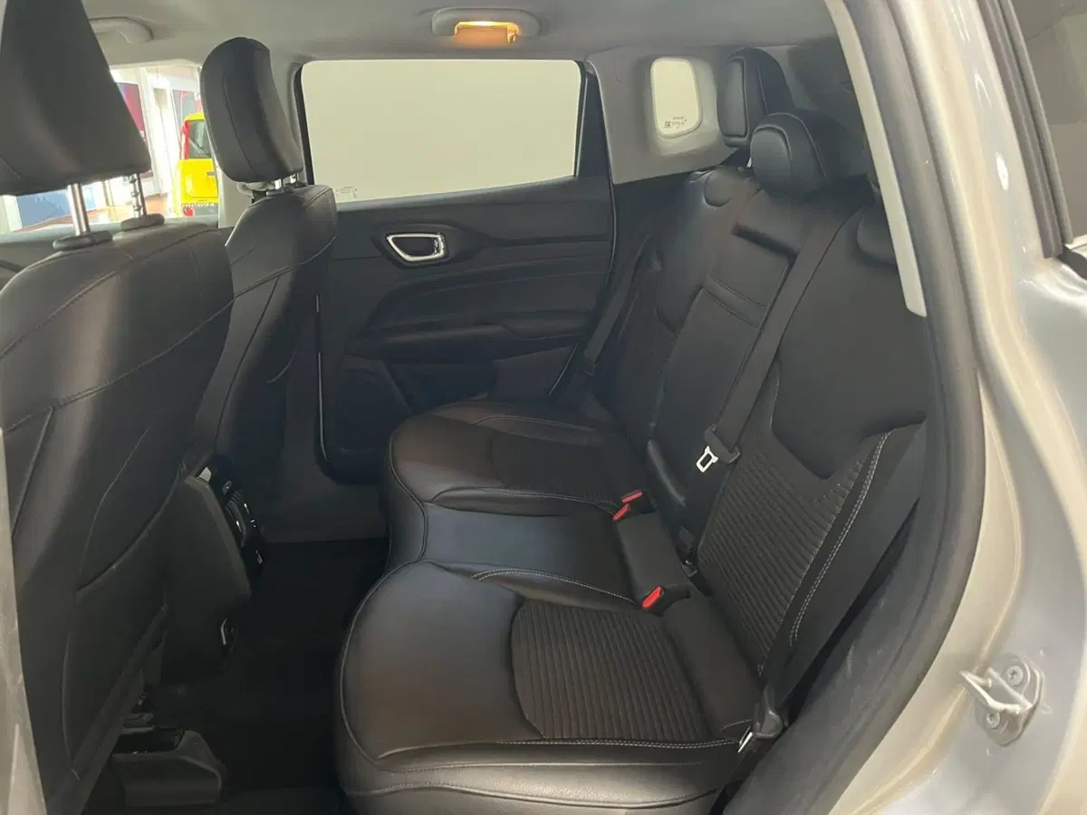Jeep Compass usata a Lucca (11)