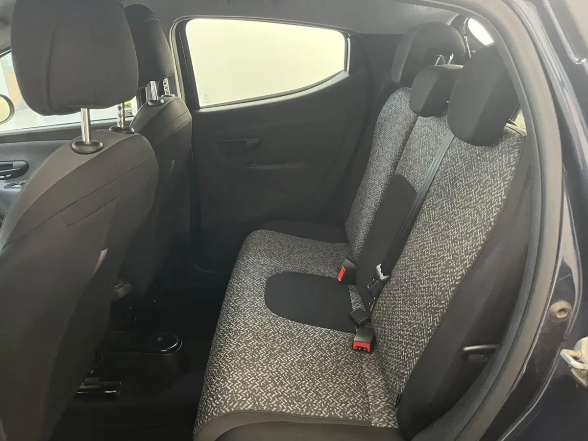 Lancia Ypsilon usata a Lucca (10)