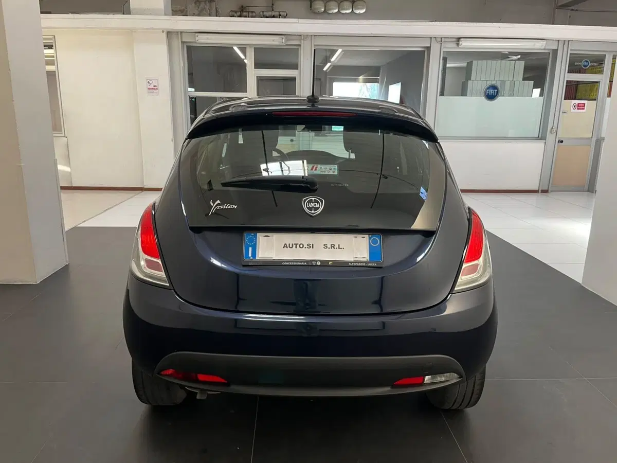 Lancia Ypsilon usata a Lucca (5)