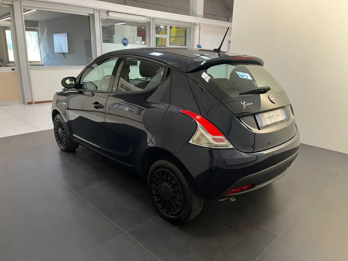Lancia Ypsilon usata a Lucca (6)