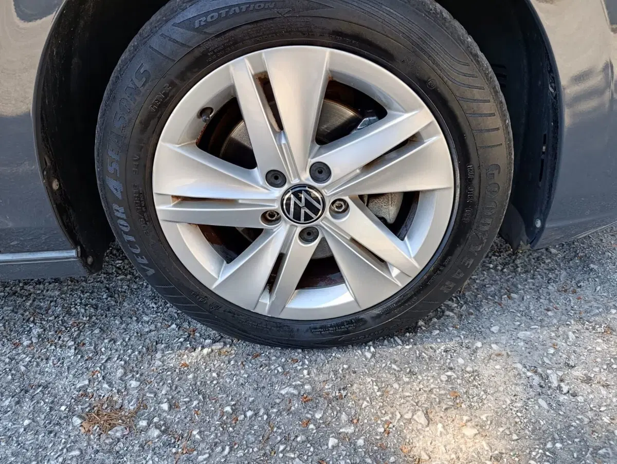 Volkswagen Golf usata a Massa-Carrara (12)
