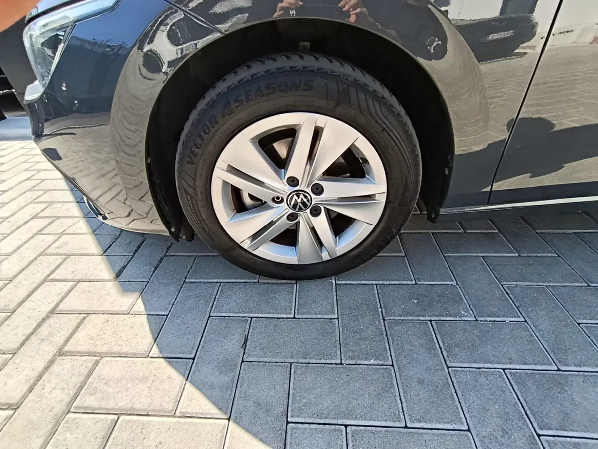 Volkswagen Golf usata a Massa-Carrara (18)