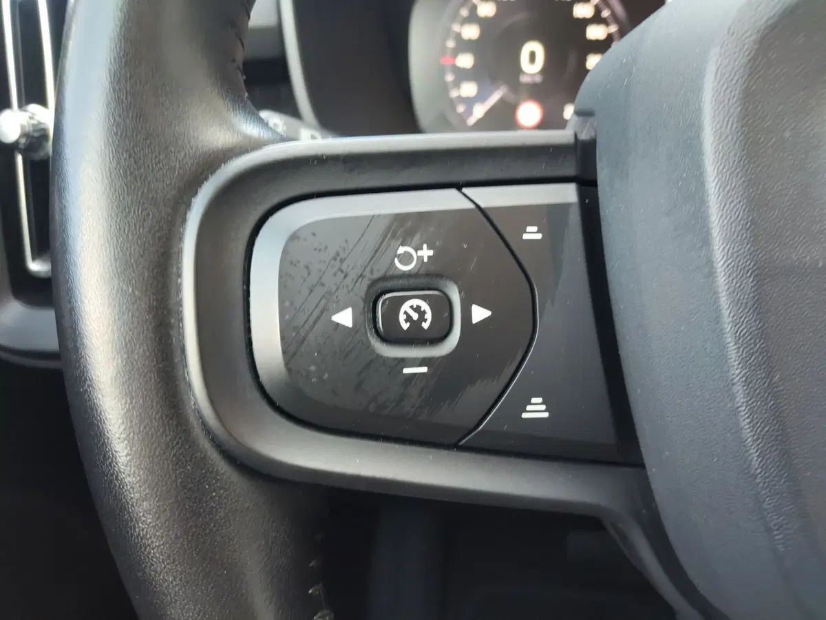 Volvo XC40 usata a Modena (11)