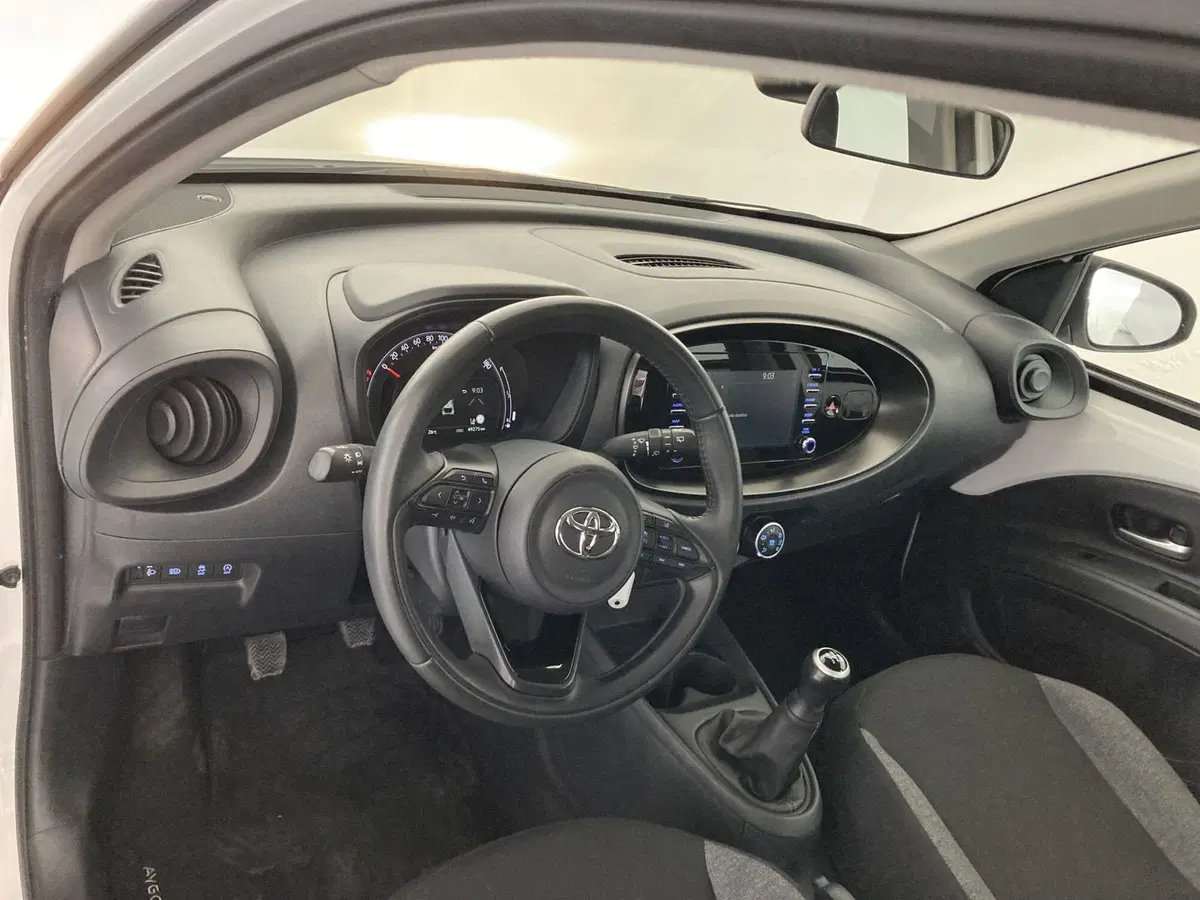 Toyota Aygo X usata a Barletta-Andria-Trani (11)