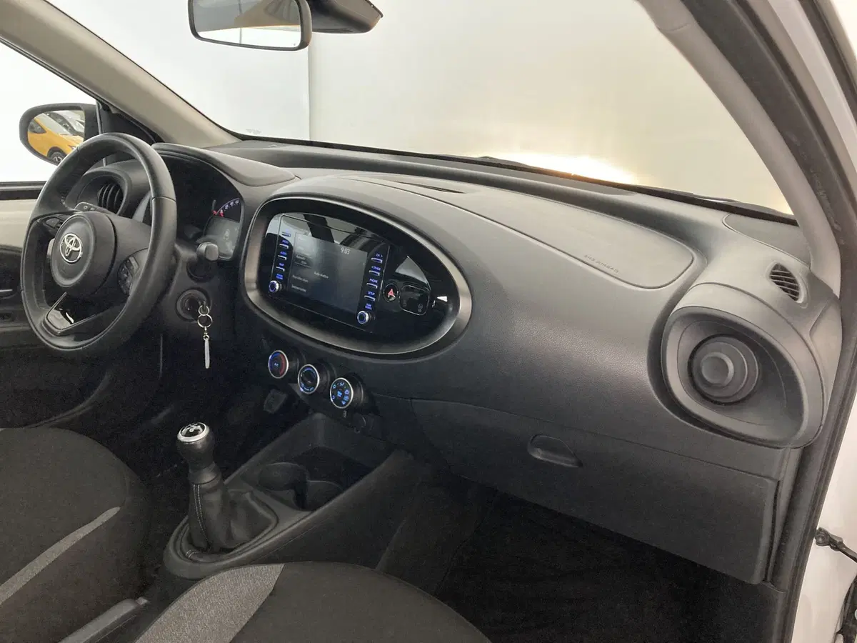 Toyota Aygo X usata a Barletta-Andria-Trani (17)