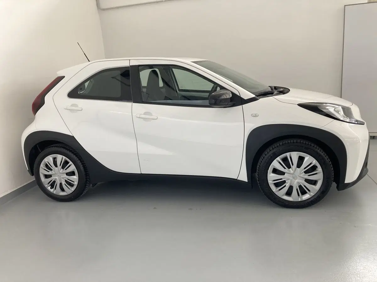 Toyota Aygo X usata a Barletta-Andria-Trani (2)
