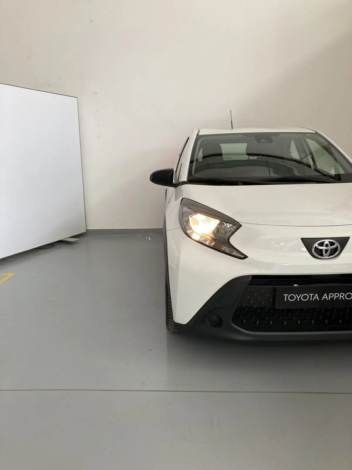 Toyota Aygo X usata a Barletta-Andria-Trani (4)