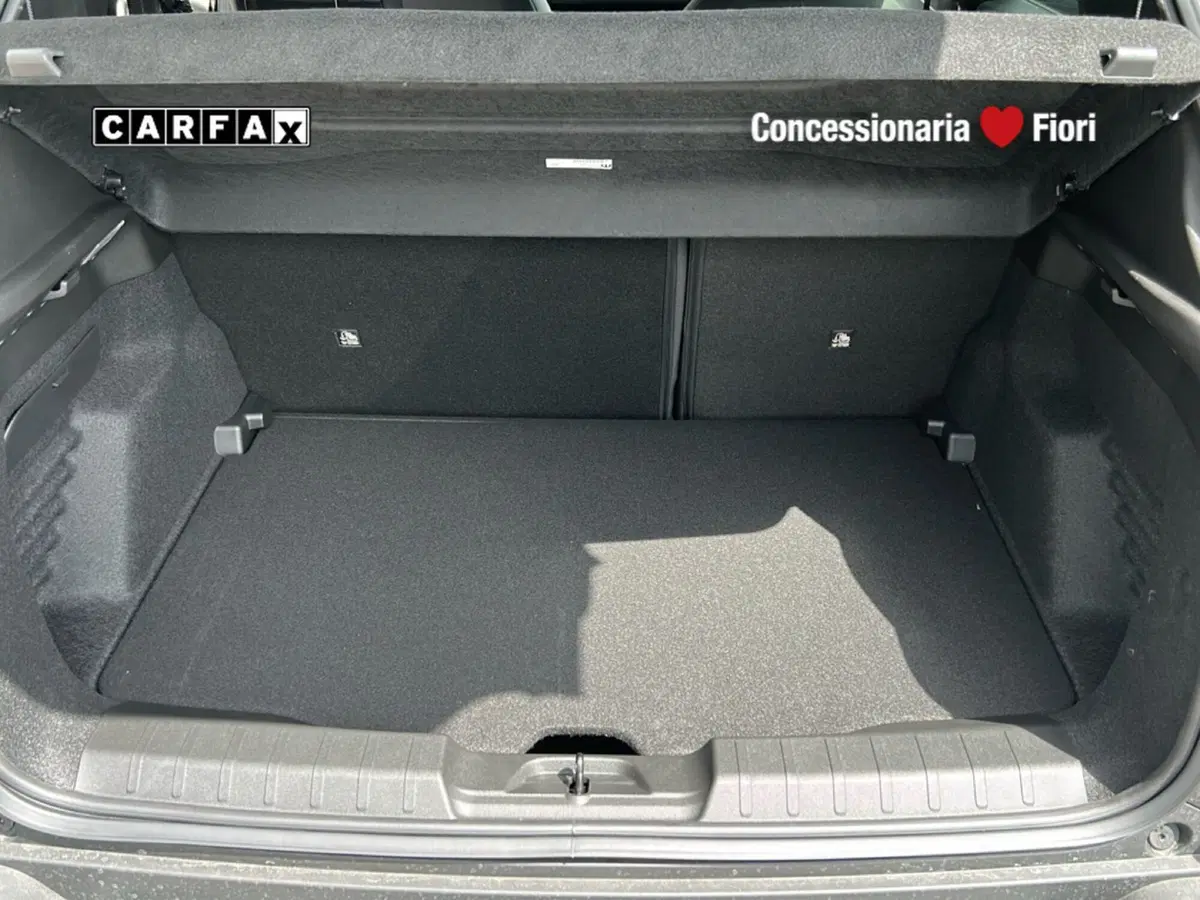 Jeep Avenger nuova a Roma (11)