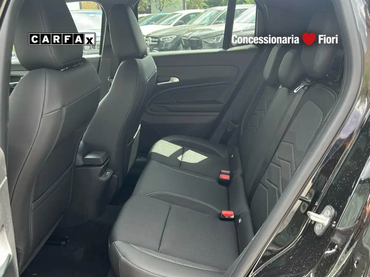 Jeep Avenger nuova a Roma (13)