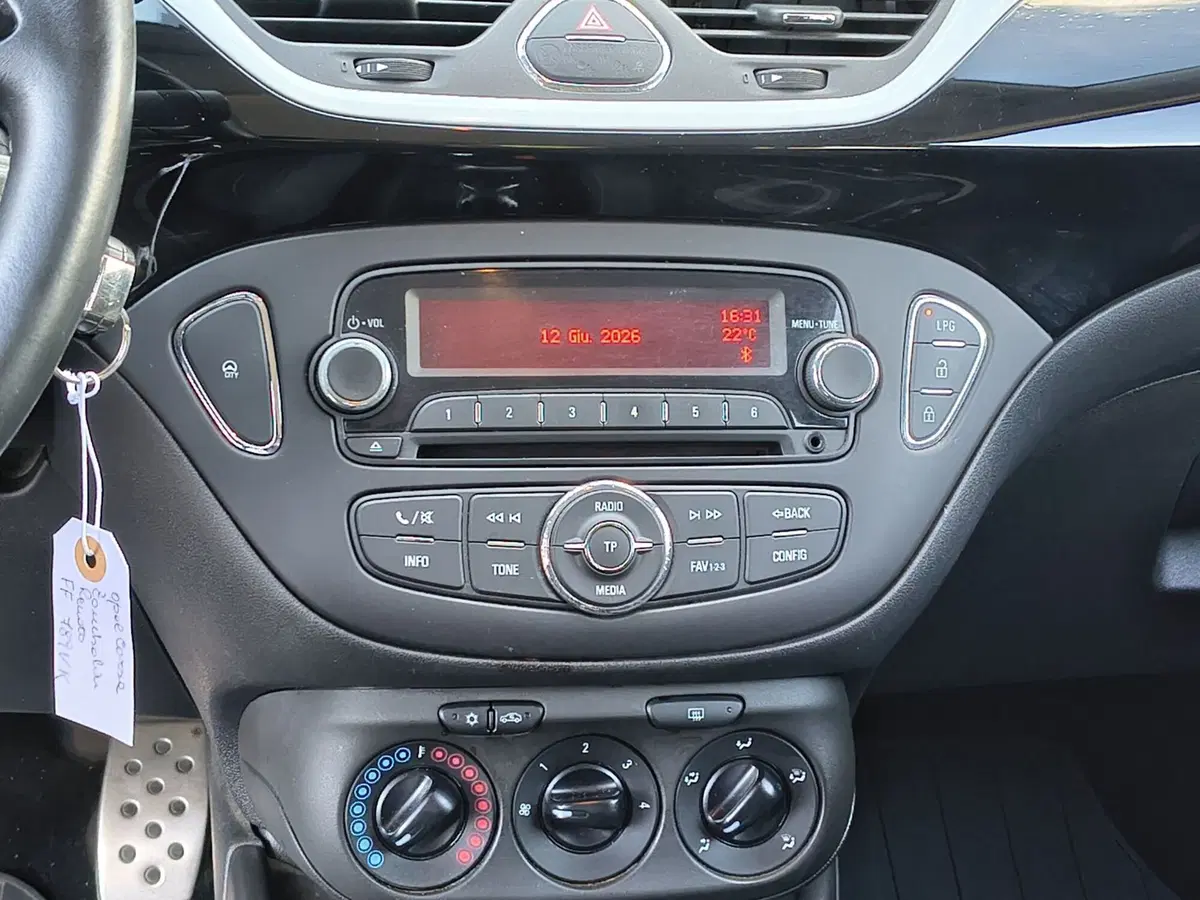 Opel Corsa usata a Padova (10)
