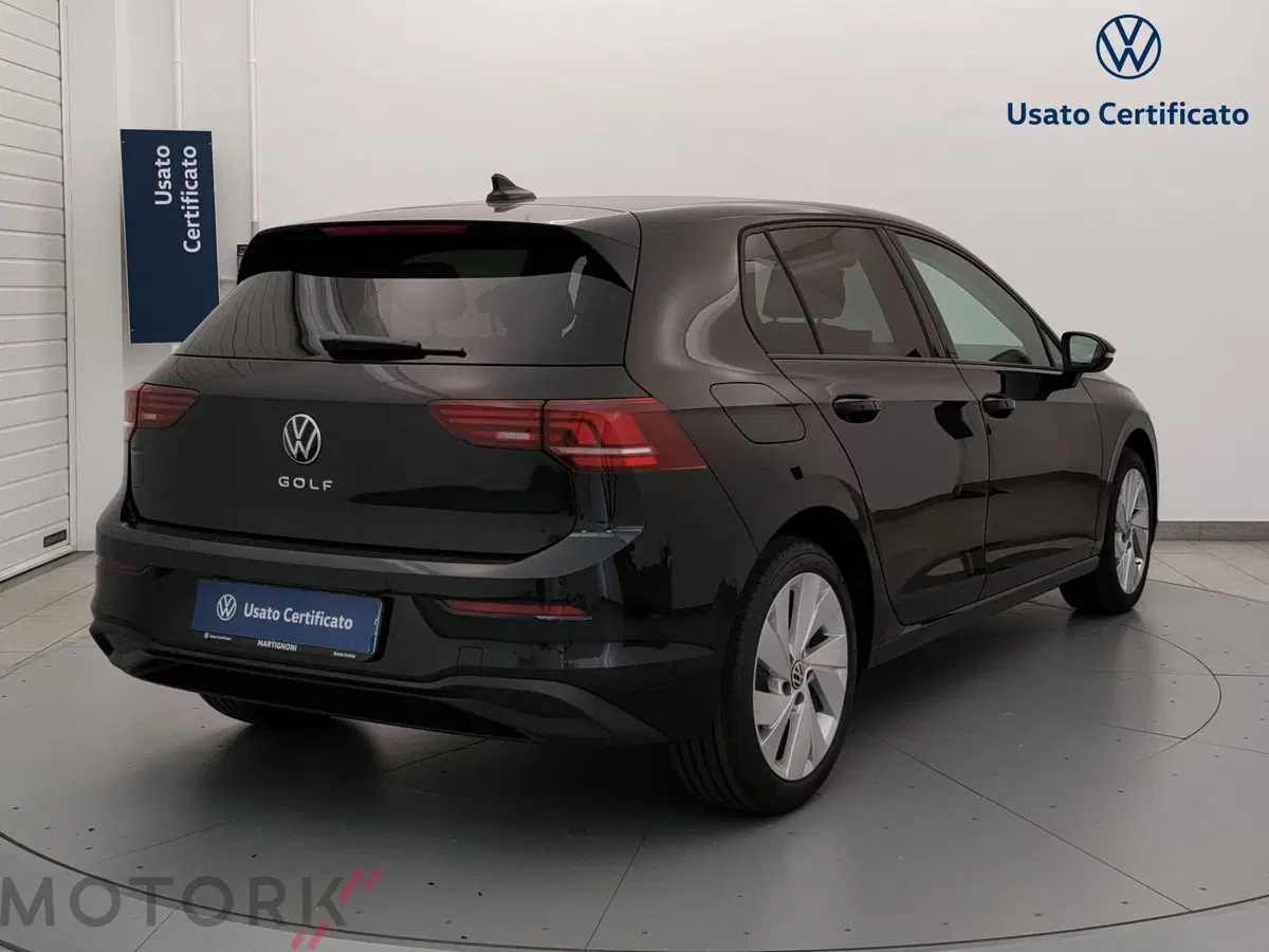 Volkswagen Golf nuova a Varese (5)