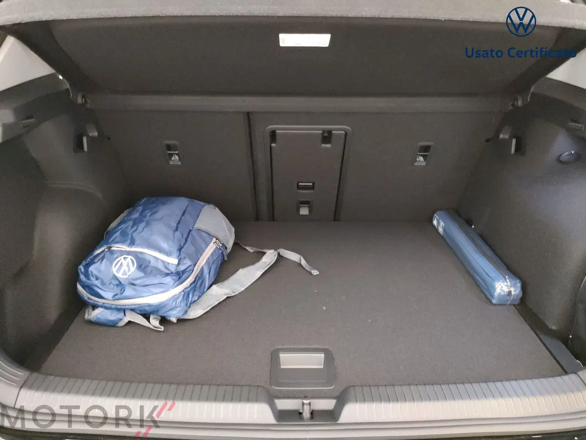 Volkswagen Golf nuova a Varese (9)