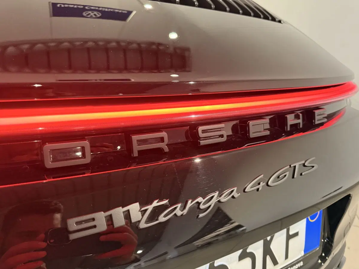 Porsche 911 Cabrio usata a Genova (13)