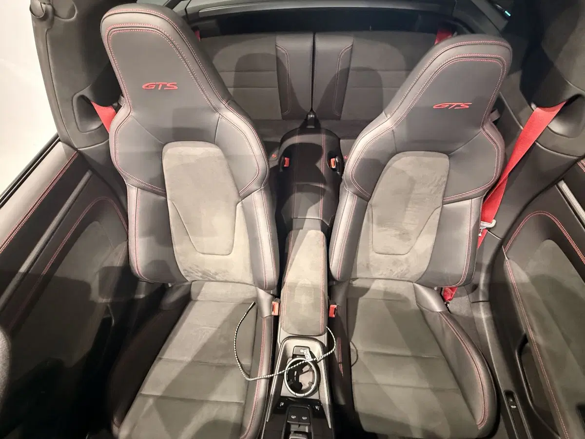 Porsche 911 Cabrio usata a Genova (16)