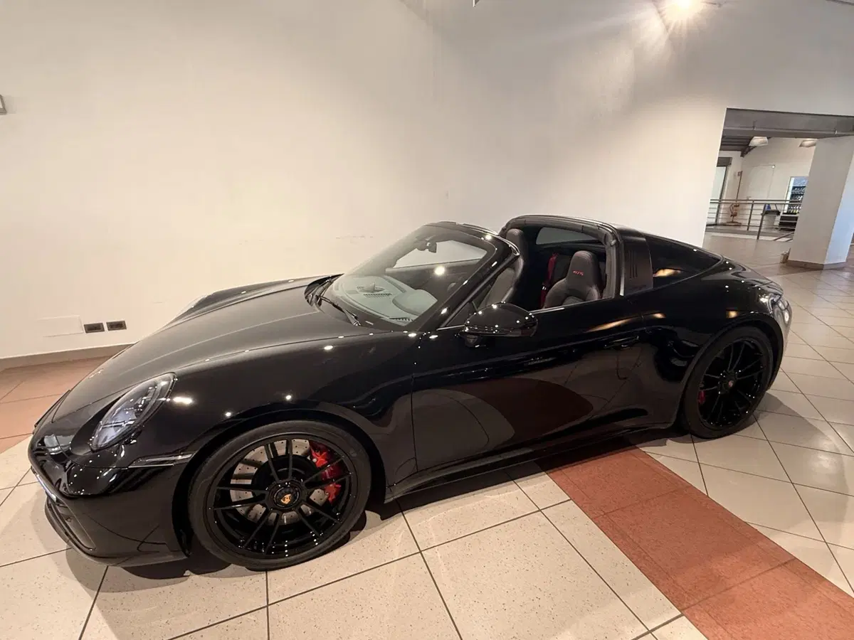 Porsche 911 Cabrio usata a Genova (2)