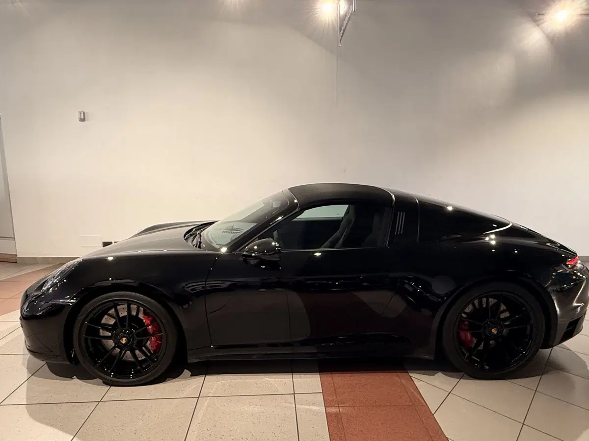Porsche 911 Cabrio usata a Genova (3)