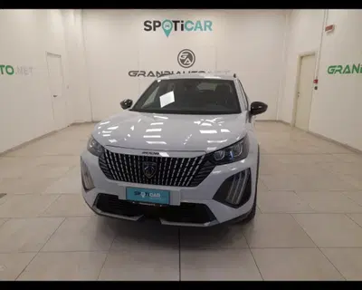 Peugeot 2008 1.2 puretech Allure s&amp;s 130cv eat8 del 2024 usata a Novi Ligure