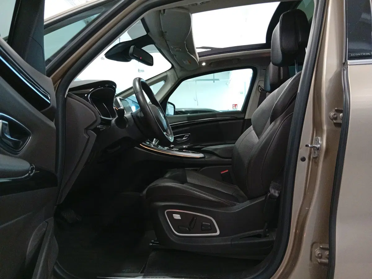 Renault Espace usata a Varese (9)