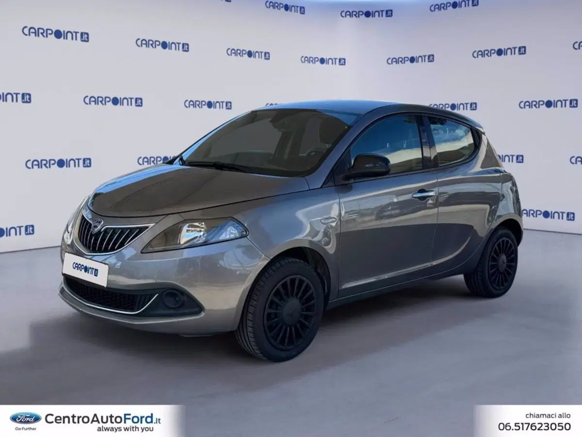 Lancia Ypsilon usata a Roma