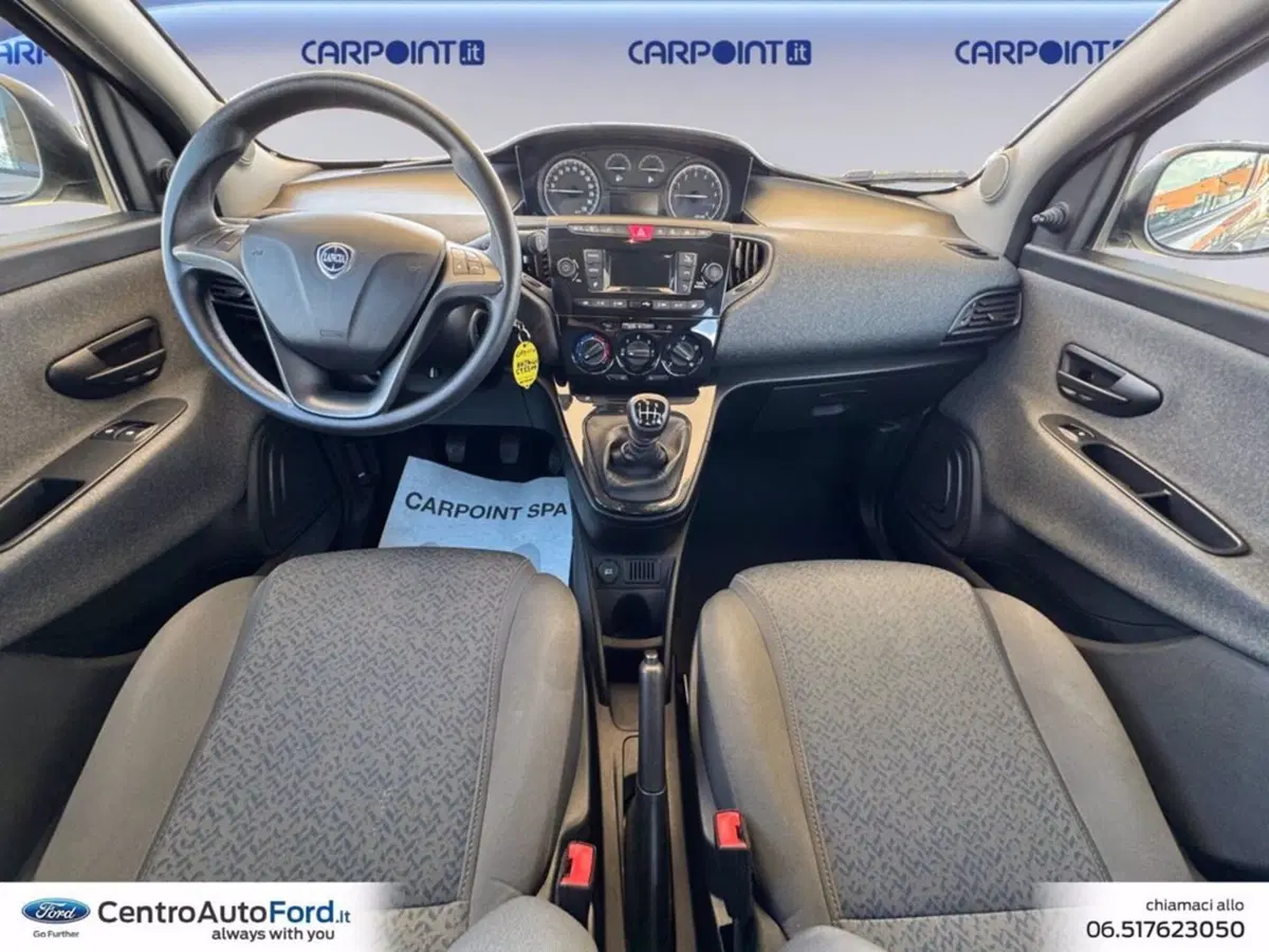 Lancia Ypsilon usata a Roma (10)