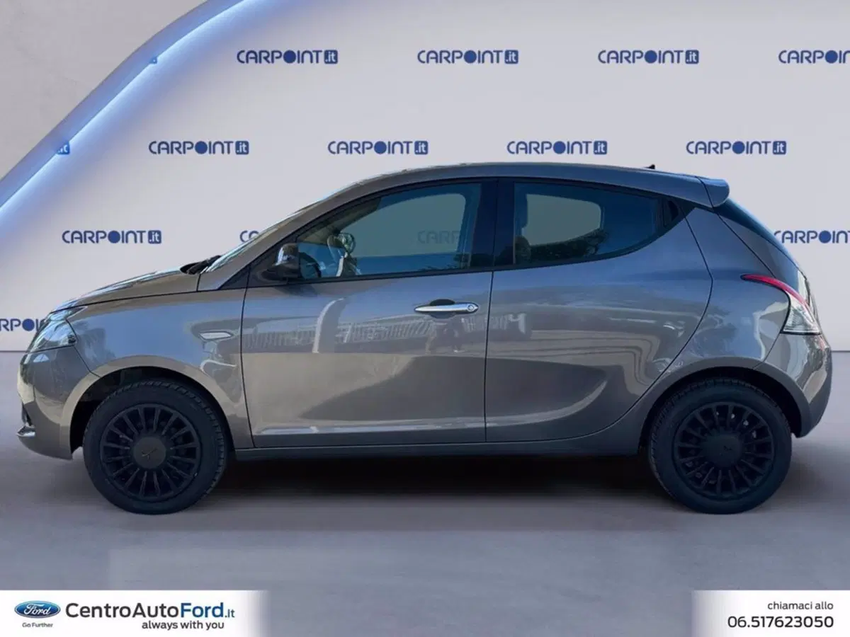 Lancia Ypsilon usata a Roma (2)