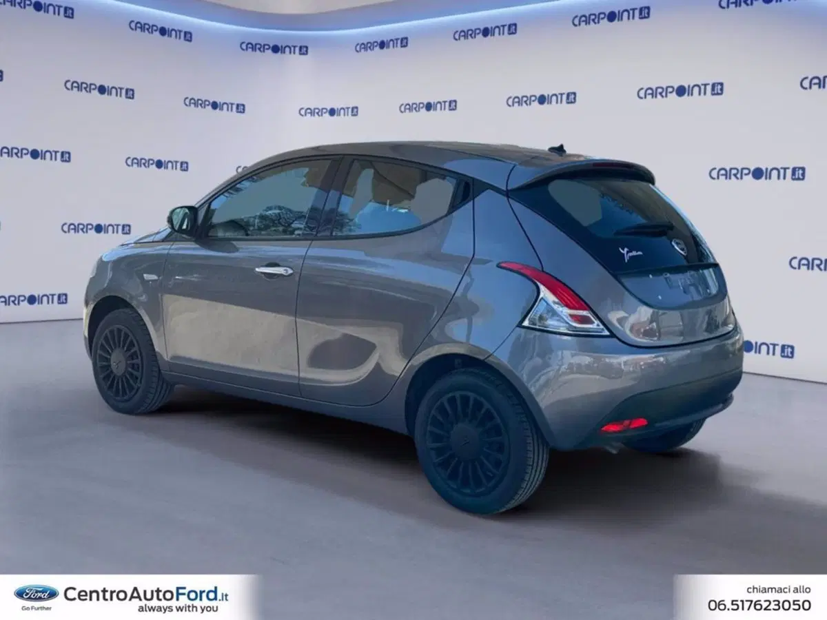 Lancia Ypsilon usata a Roma (3)