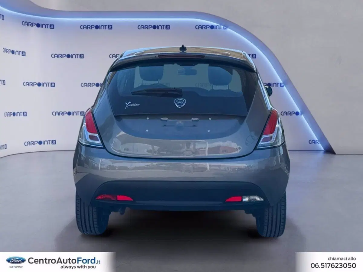 Lancia Ypsilon usata a Roma (4)
