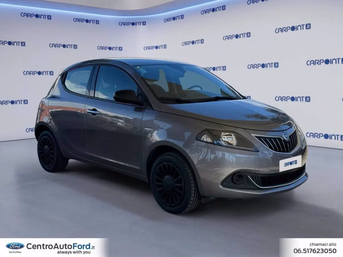 Lancia Ypsilon usata a Roma (7)