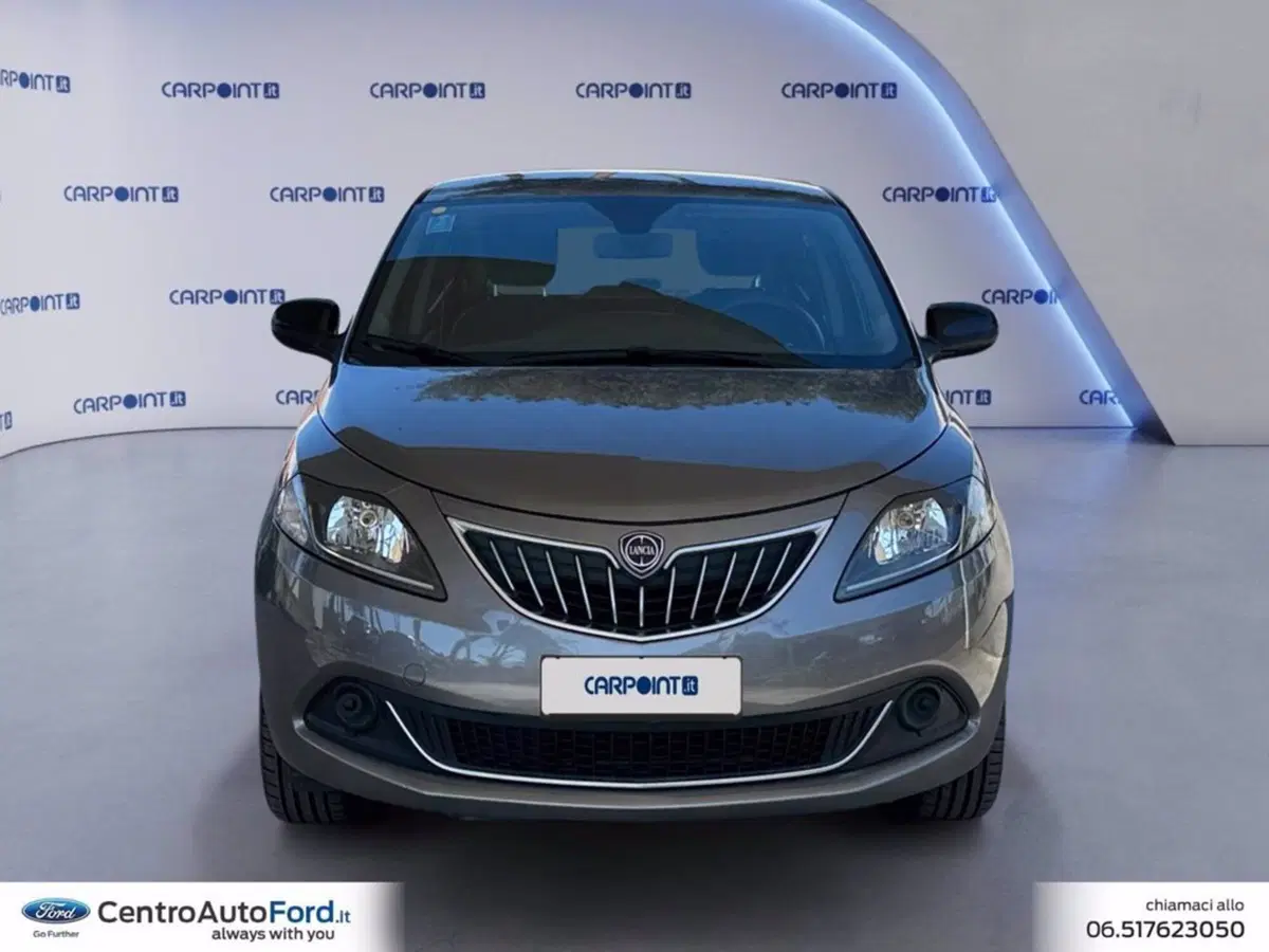 Lancia Ypsilon usata a Roma (8)