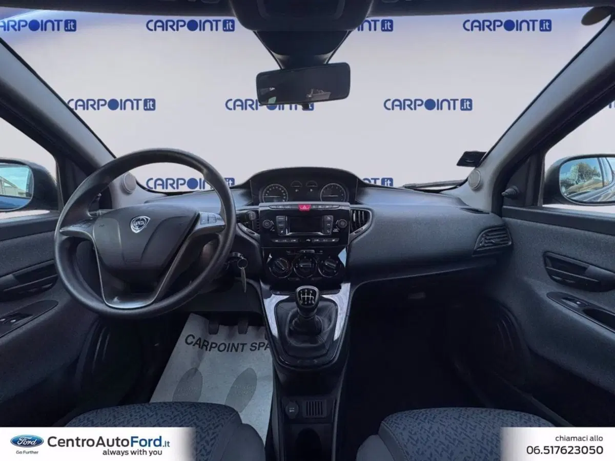 Lancia Ypsilon usata a Roma (10)