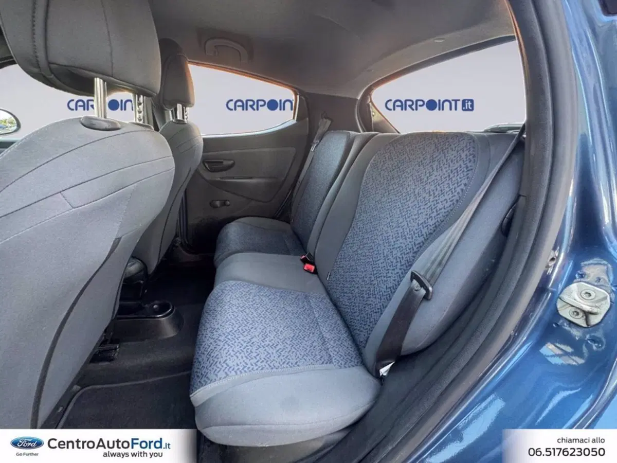 Lancia Ypsilon usata a Roma (13)