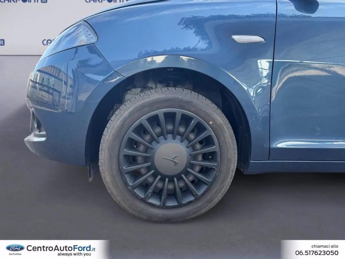 Lancia Ypsilon usata a Roma (14)