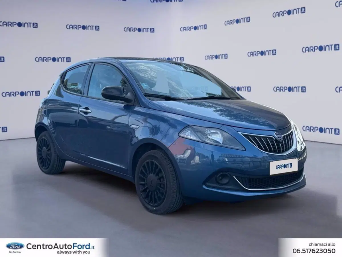Lancia Ypsilon usata a Roma (7)