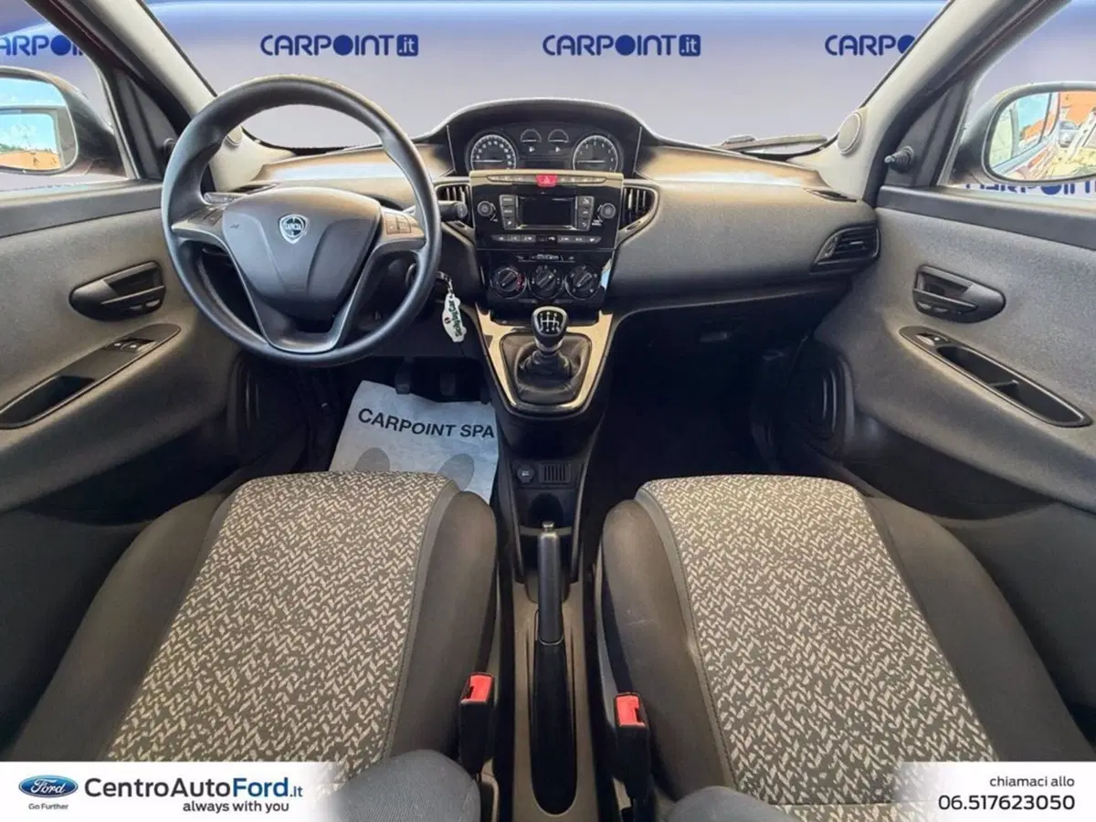 Lancia Ypsilon usata a Roma (10)