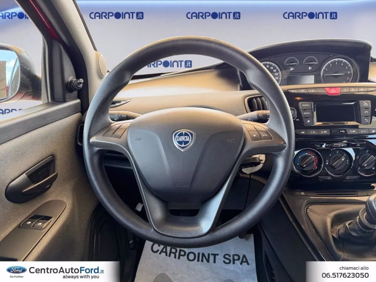 Lancia Ypsilon usata a Roma (12)