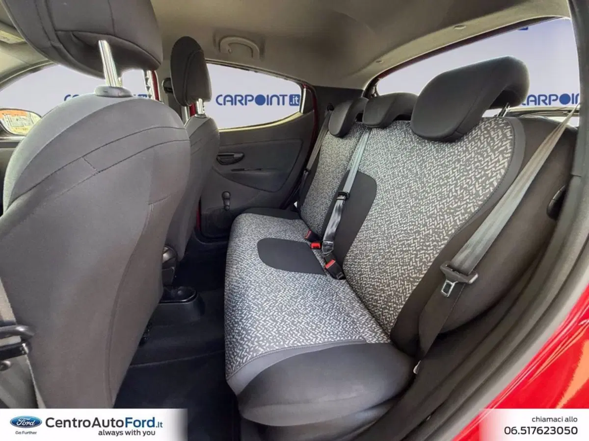Lancia Ypsilon usata a Roma (13)