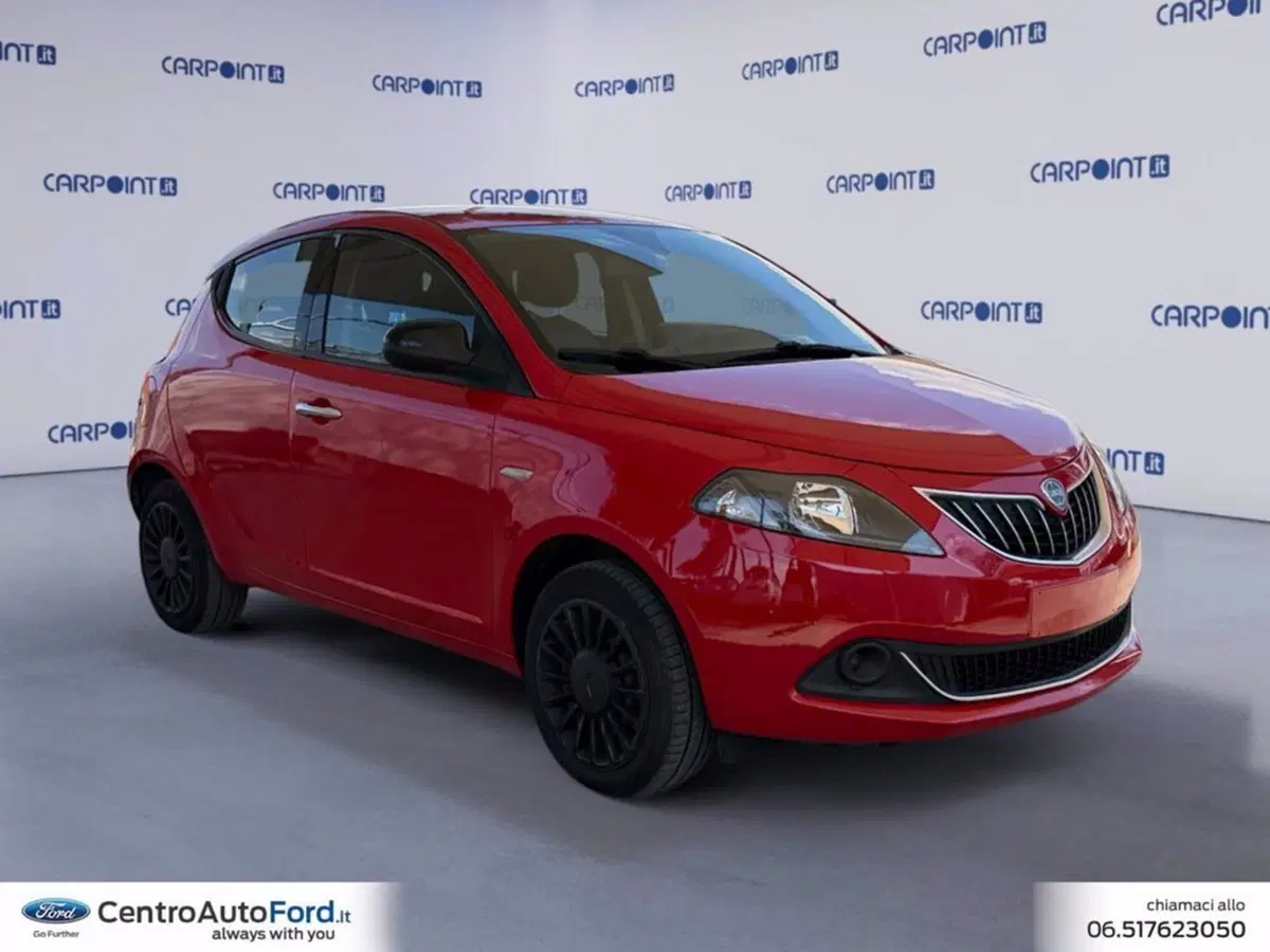 Lancia Ypsilon usata a Roma (7)