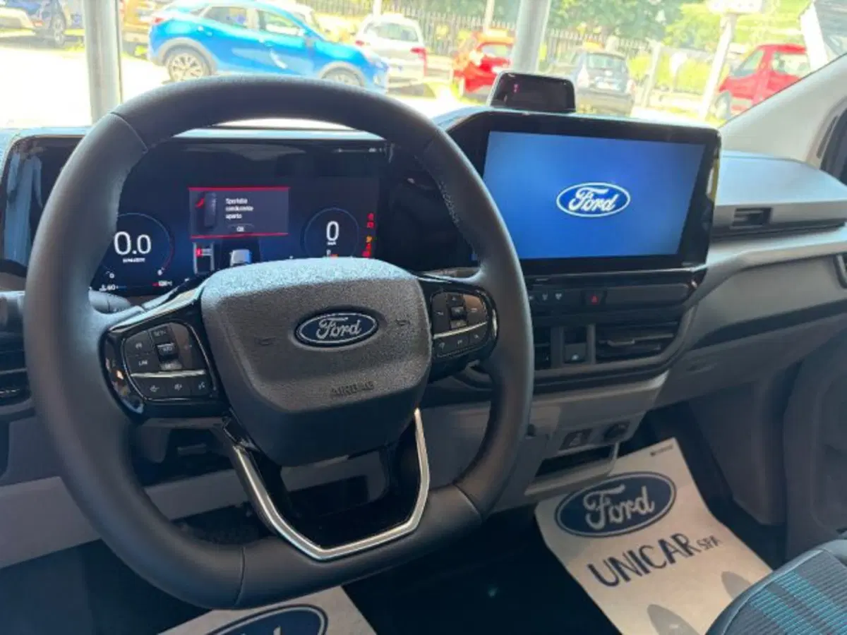 Ford Transit Custom Furgone nuova a Cuneo (10)