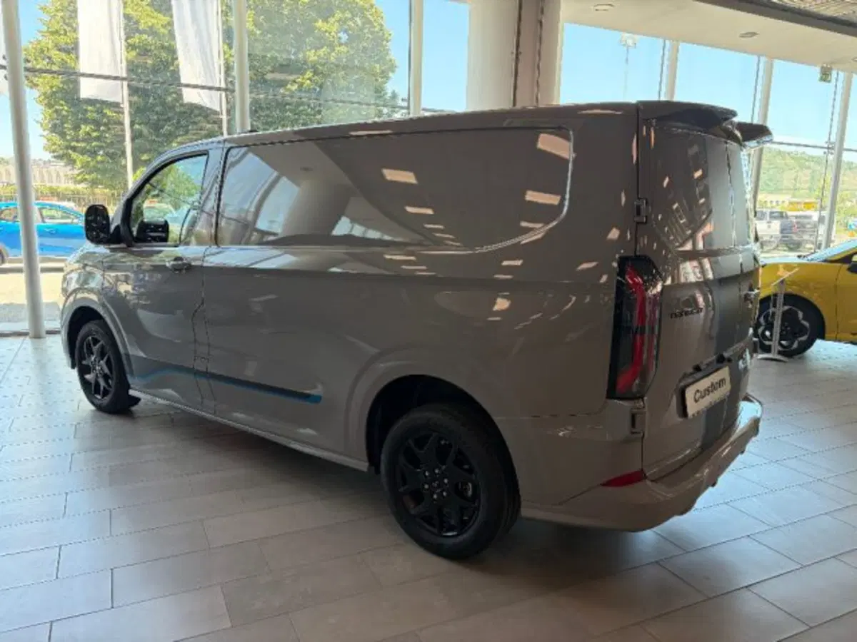 Ford Transit Custom Furgone nuova a Cuneo (4)