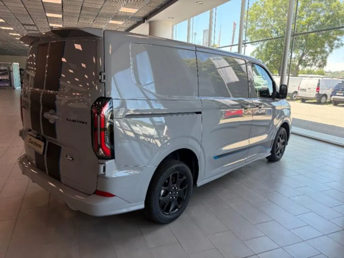 Ford Transit Custom Furgone nuova a Cuneo (5)