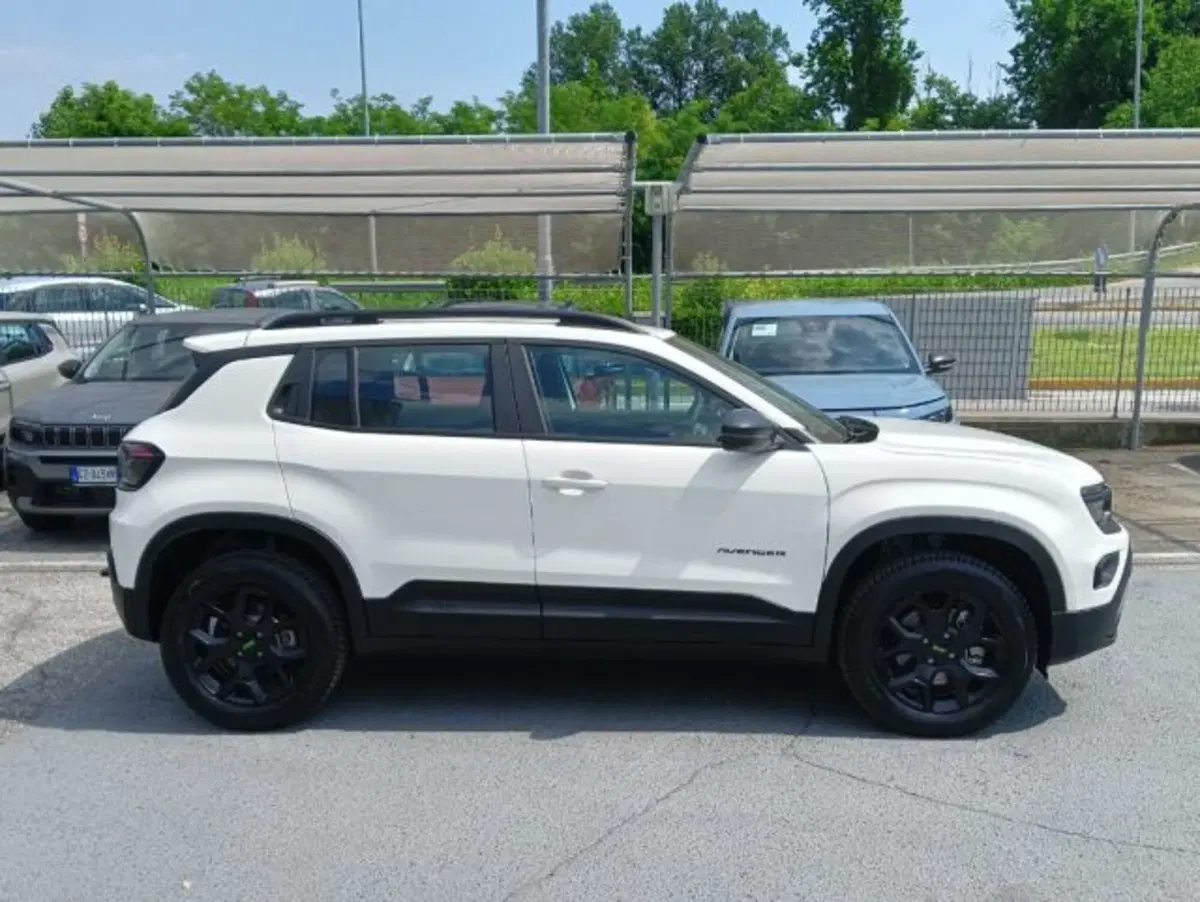 Jeep Avenger nuova a Brescia (4)